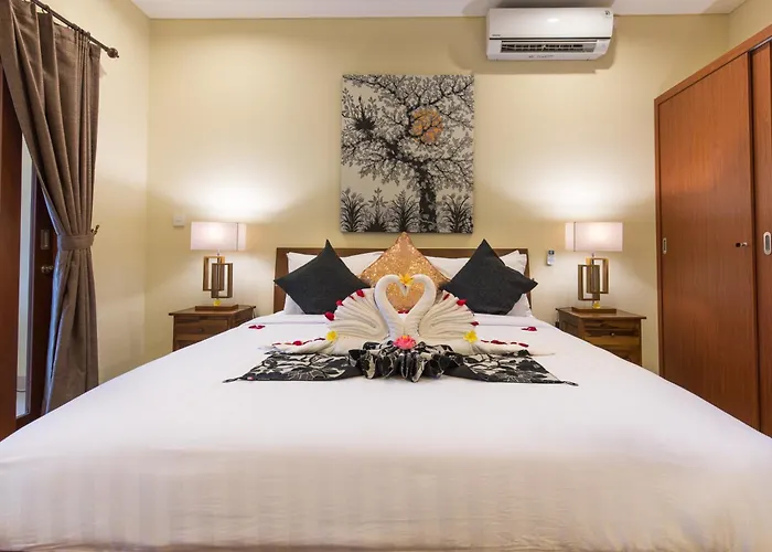 Hitam Putih Legian Bali