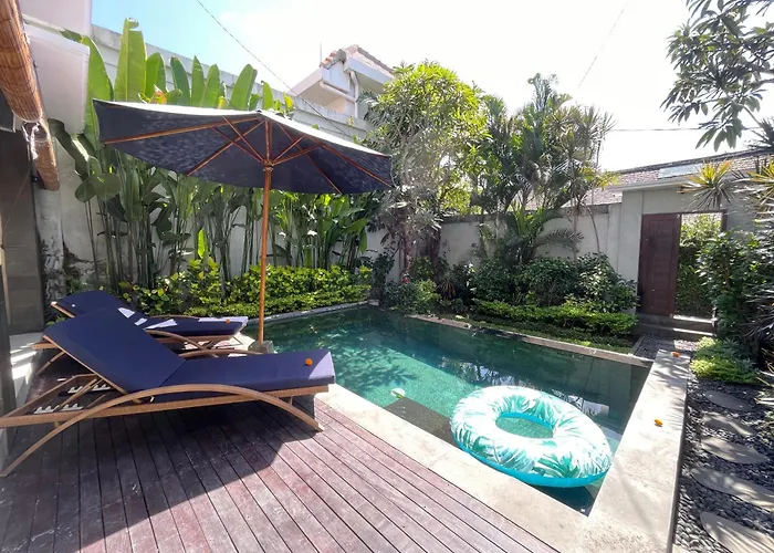 Villa Hitam Putih Legian Bali *