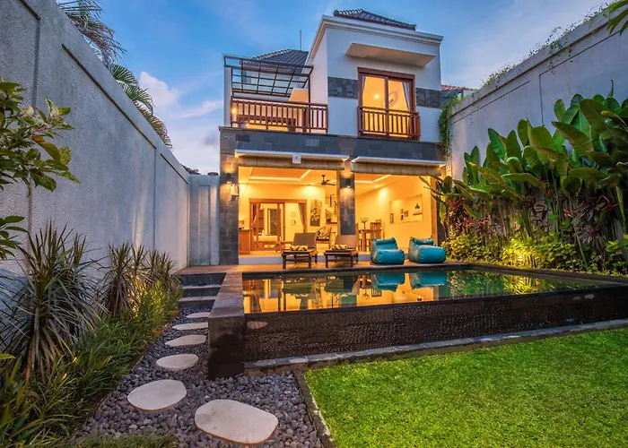 Villa Hitam Putih Legian Bali